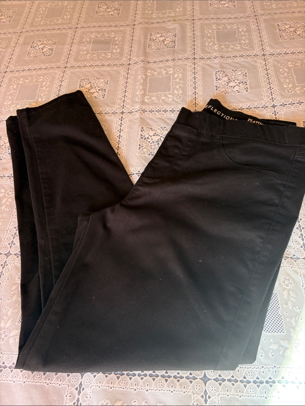 Women’s Natural Reflections Black Stretch Jrggings, size LARGE
